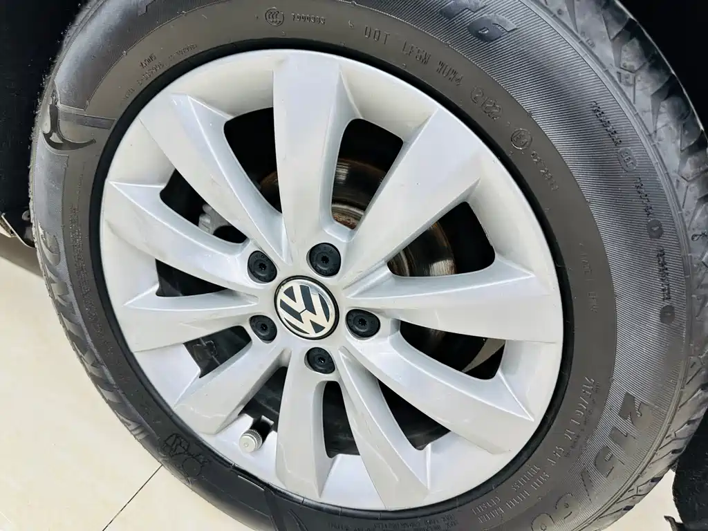 Volkswagen Beetle 2014 — фото 11