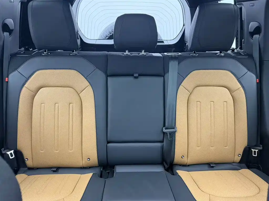 Land Rover Defender 2023 — фото 23