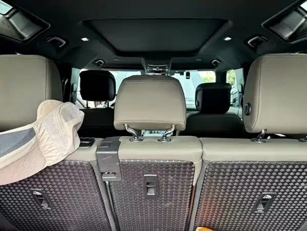 Land Rover Defender 2022