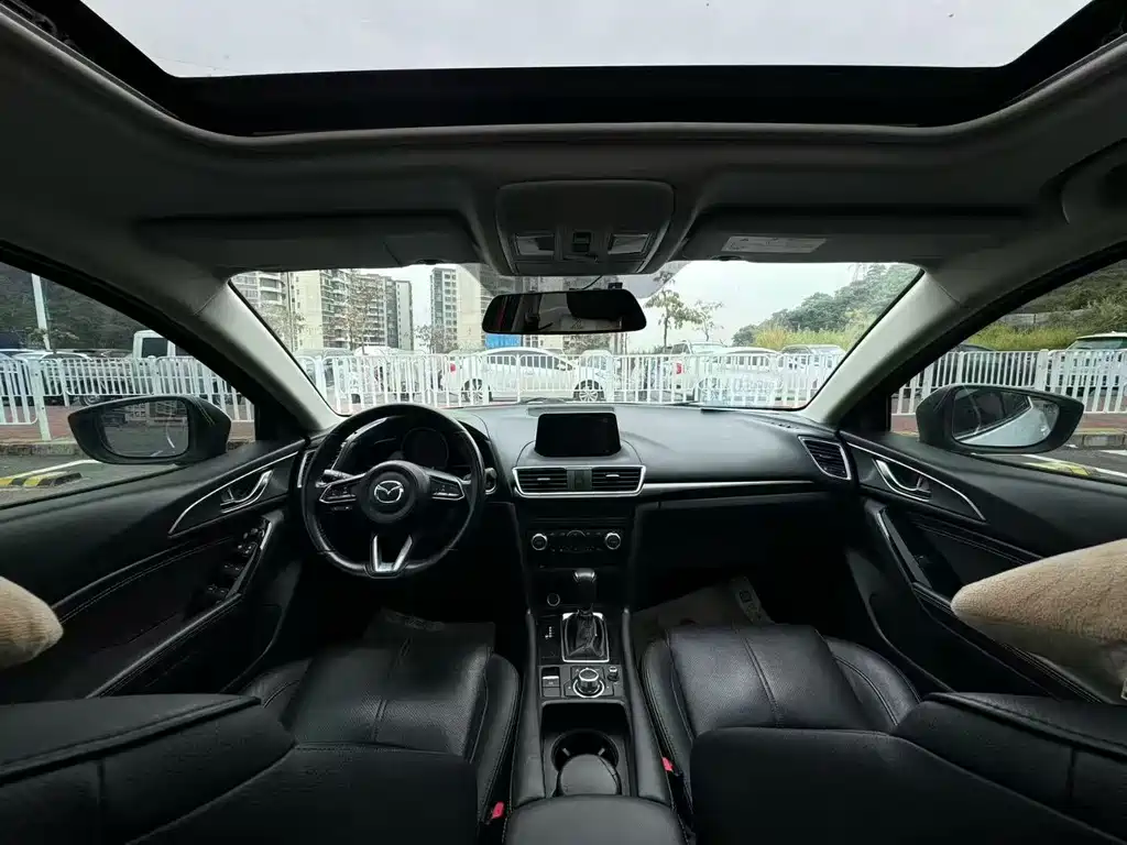 Mazda 3 Axela 2019 — фото 6