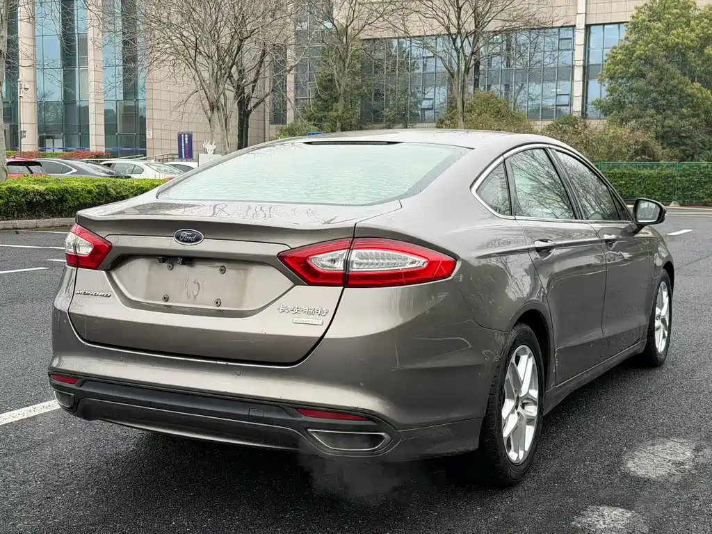 Ford Mondeo 2015 — фото 9