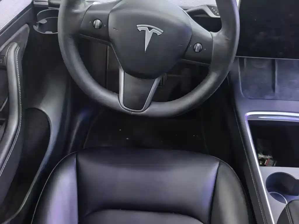 Tesla Model Y 2024 — фото 6