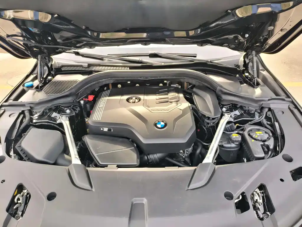 BMW 6 Series GT 2023 — фото 25