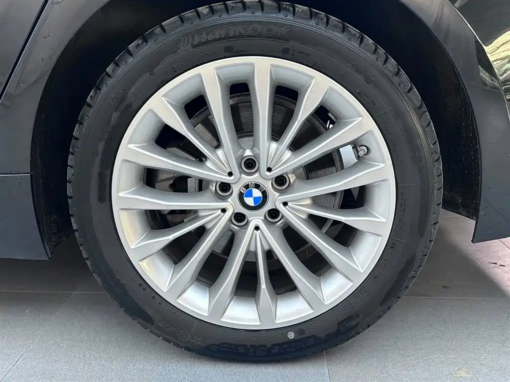 BMW 5 Series 2022 — фото 18