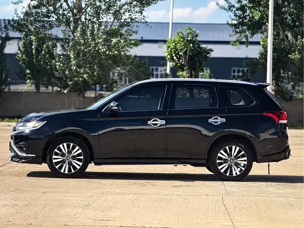 Mitsubishi Outlander 2021