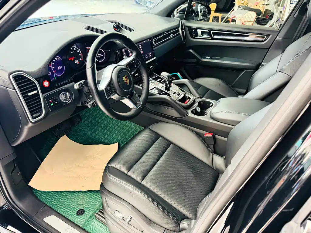 Porsche Cayenne 2022