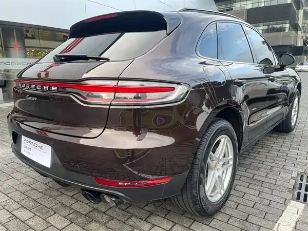 Porsche Macan 2021