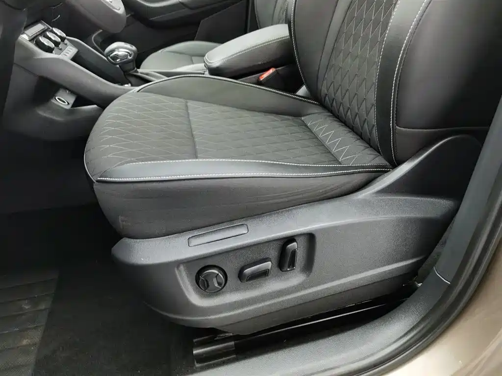 Skoda Karoq 2021 — фото 20