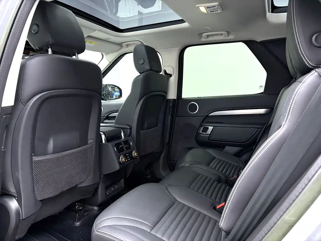 Land Rover Discovery 2022 — фото 11