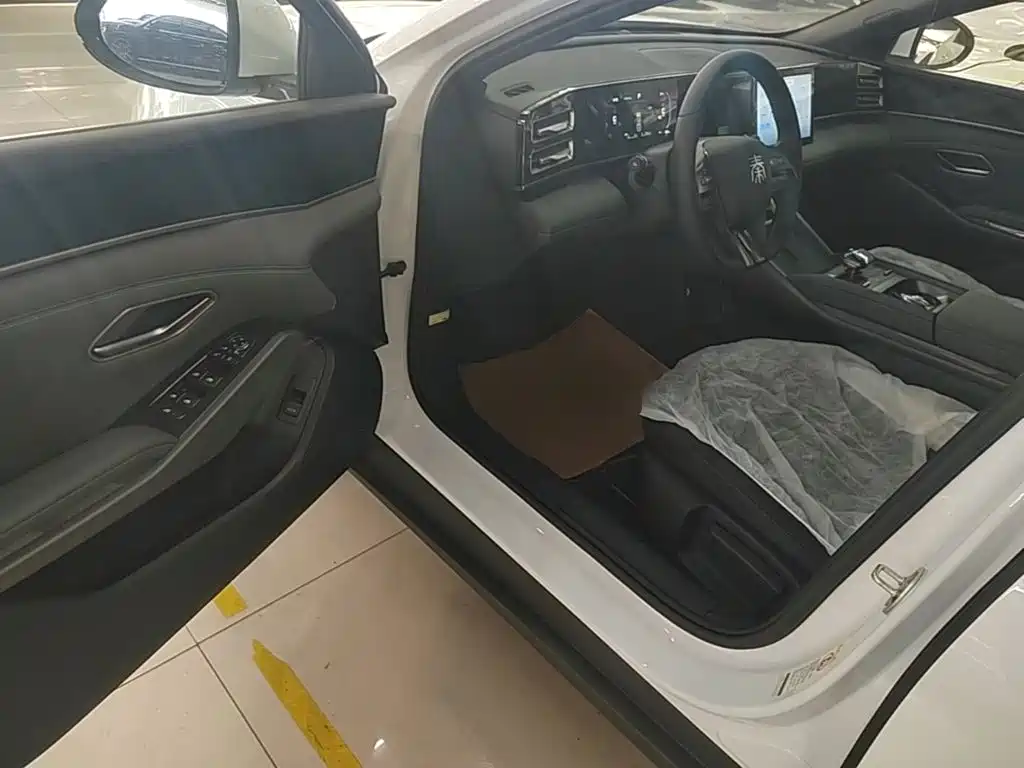 BYD Qin L 2025 — фото 16