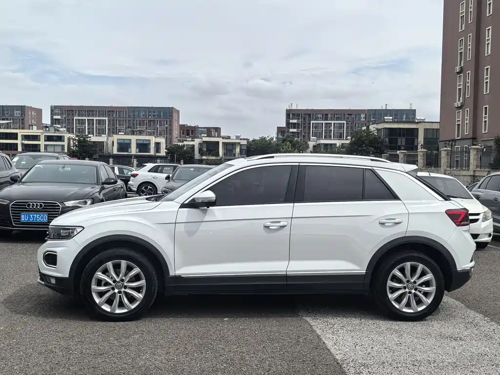 Volkswagen T-Roc 2021 — фото 10