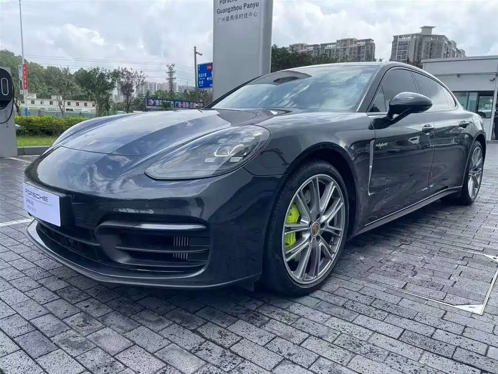 Porsche Panamera Hybrid 2023