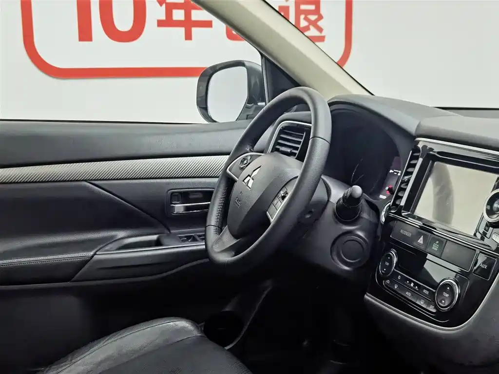 Mitsubishi Outlander 2015 — фото 22