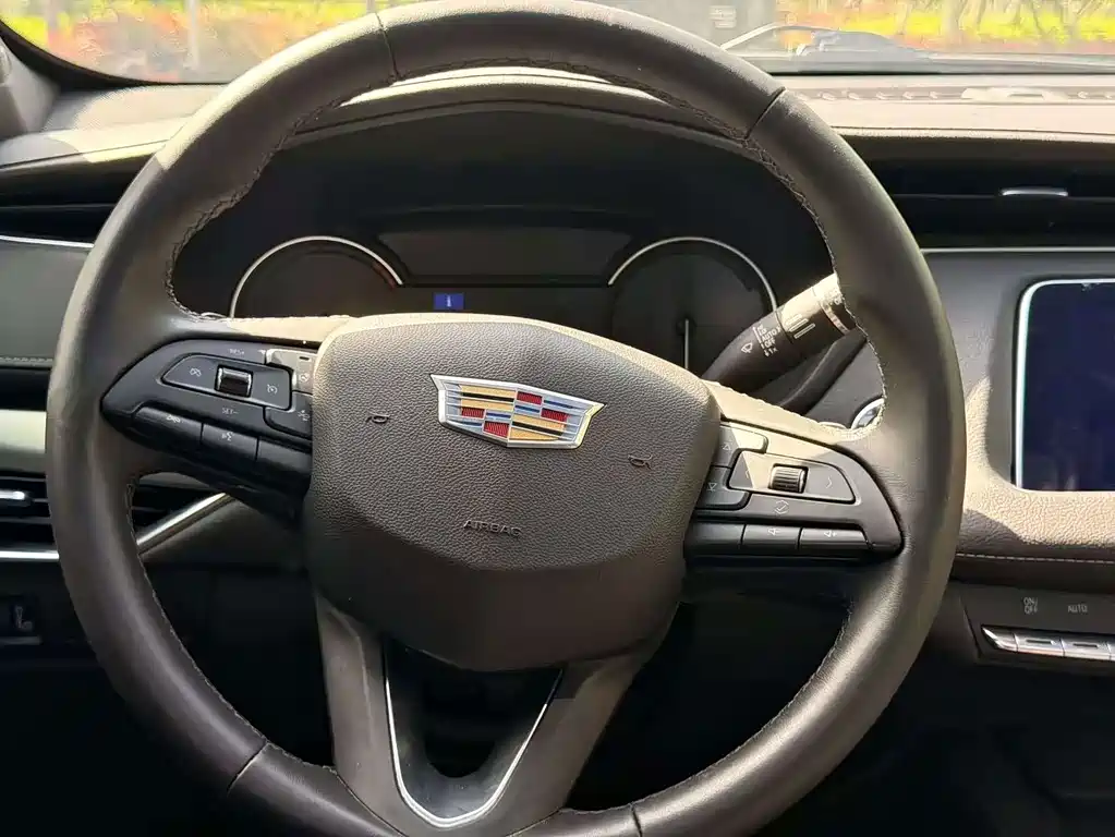 Cadillac XT4 2019 — фото 17