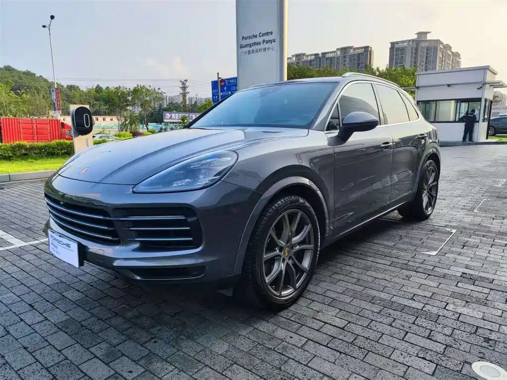 Porsche Cayenne 2020 — фото 1