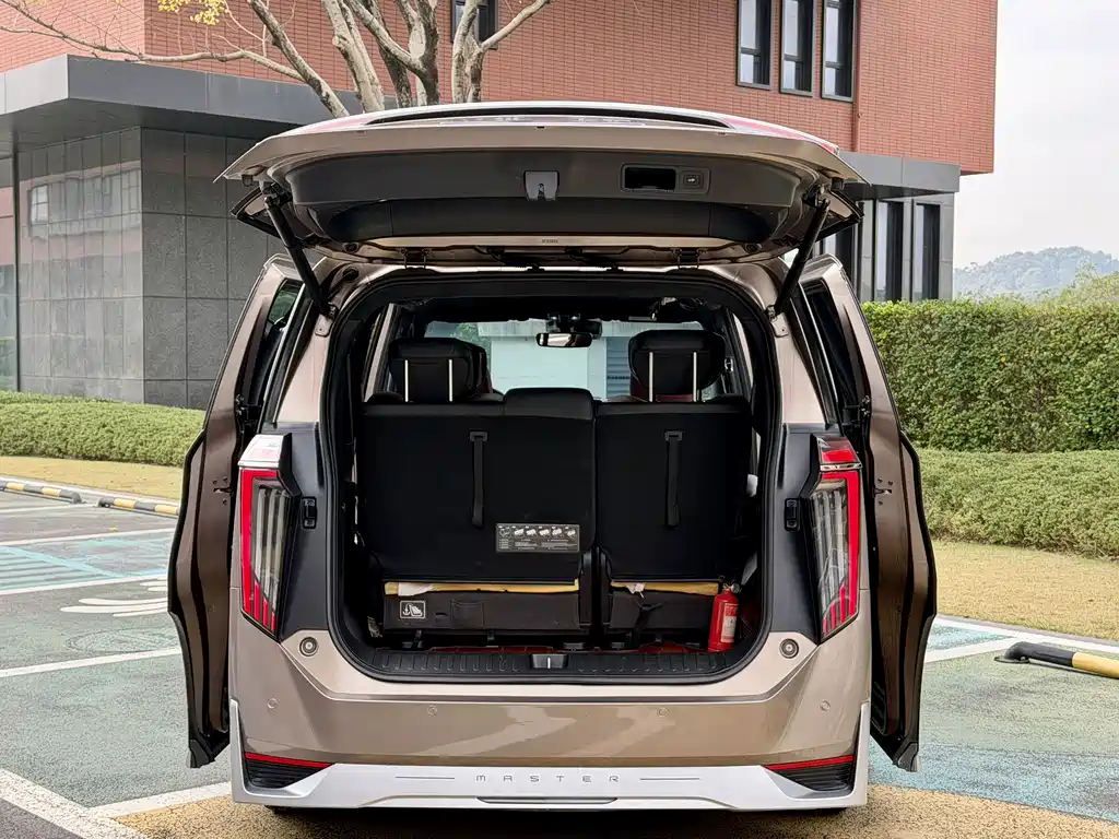 GAC Motor Trumpchi M8 2023 — фото 20