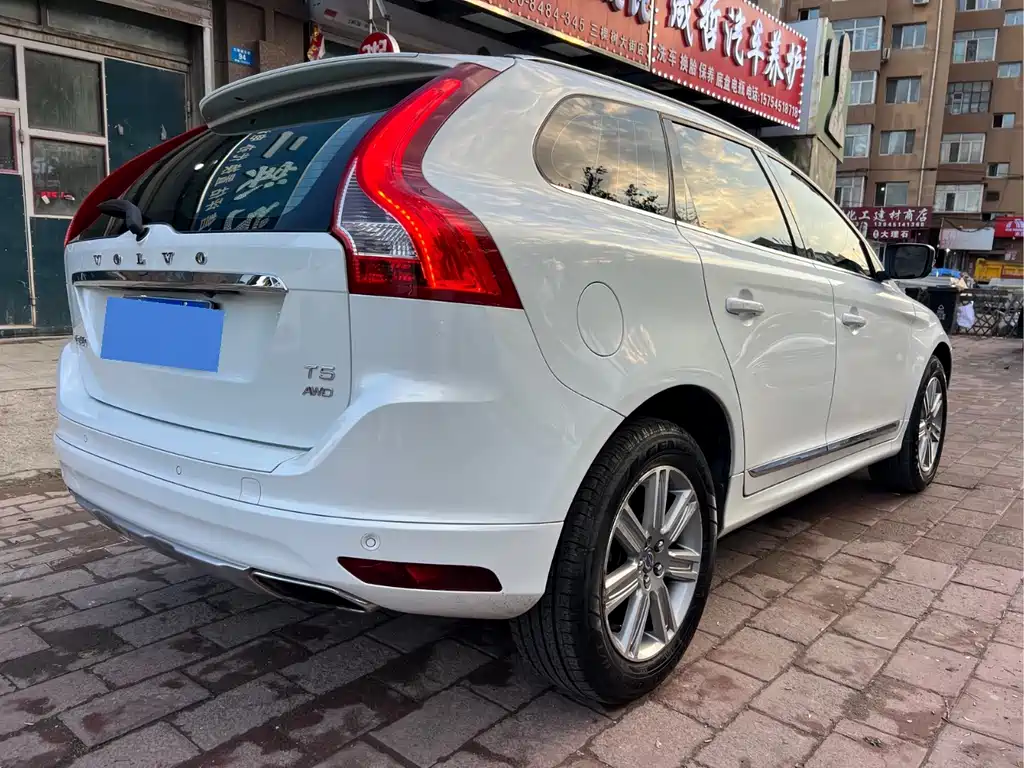 Volvo XC60 2016 — фото 4