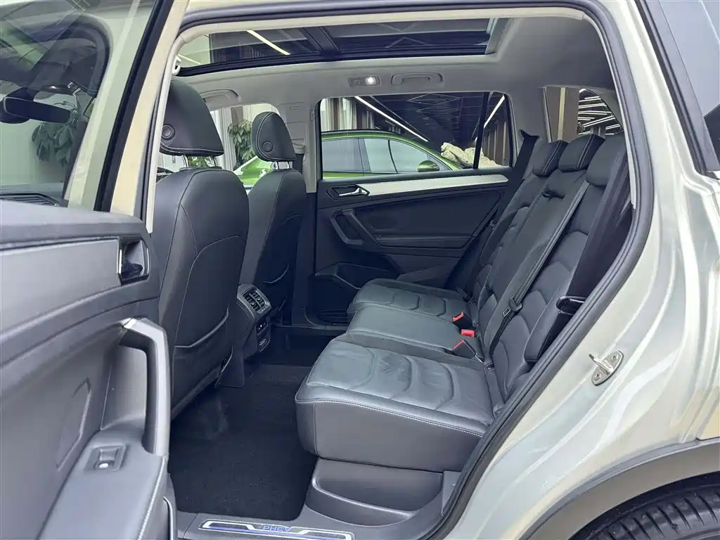Volkswagen Tiguan L New Energy 2021 — фото 10