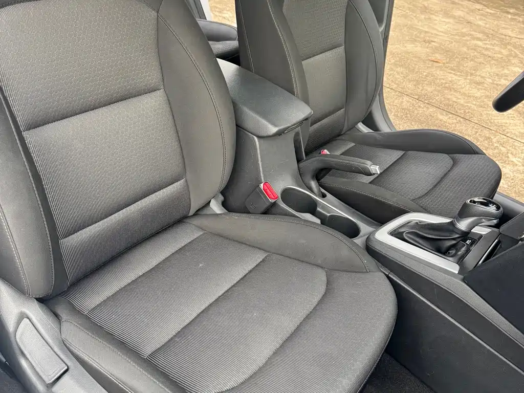 Hyundai Elantra 2018 — фото 16