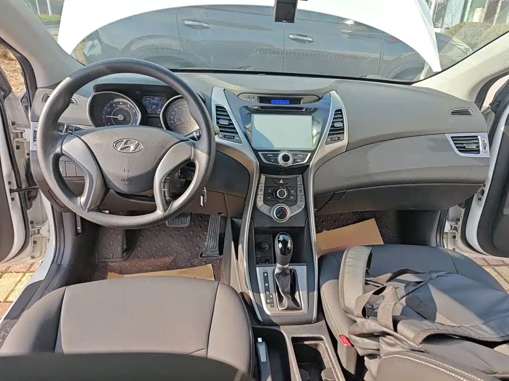 Hyundai Elantra Langdong 2015