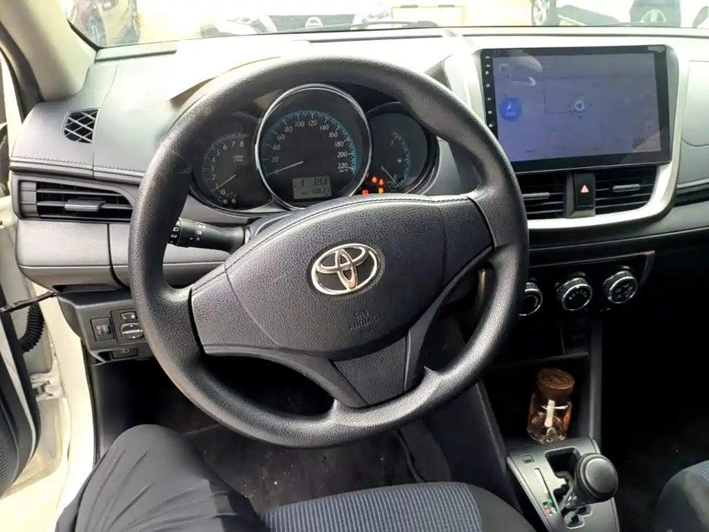 Toyota Yaris L 2018 — фото 11