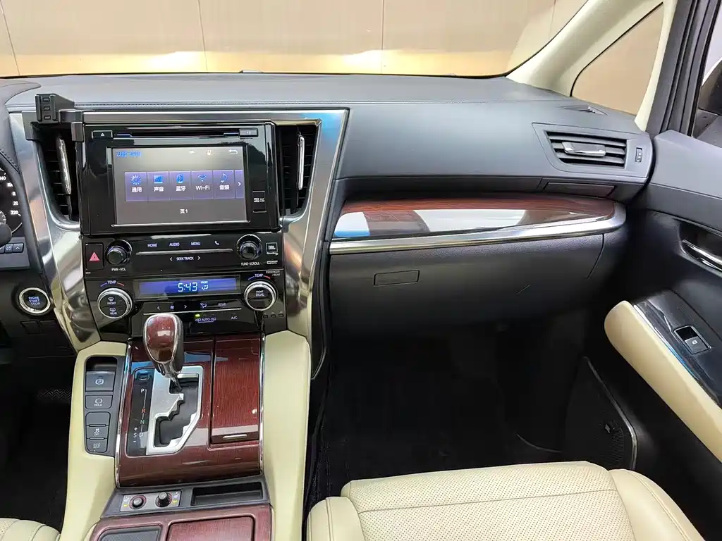 Toyota Alphard 2016 — фото 5