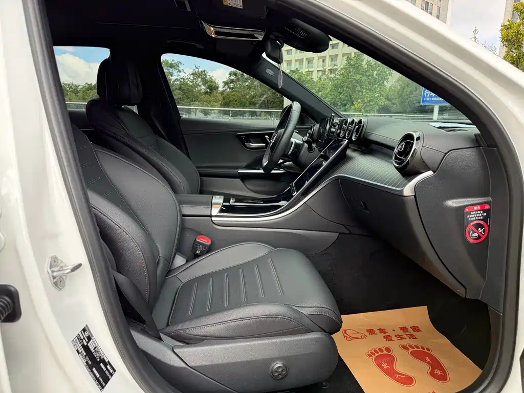 Mercedes-Benz C-Class 2023 — фото 23