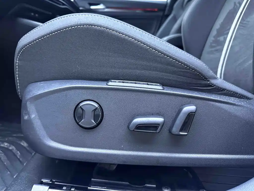 Volkswagen Golf 2022 — фото 17
