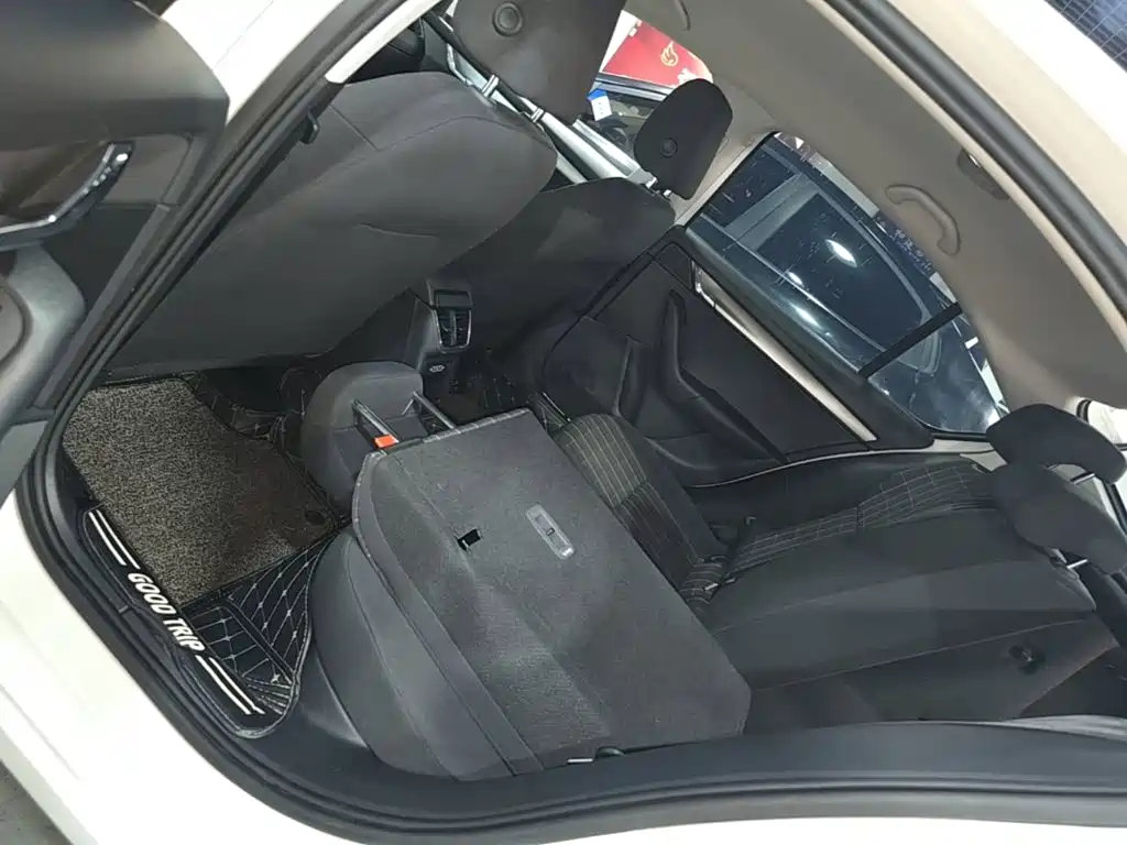 Skoda Octavia 2020 — фото 17