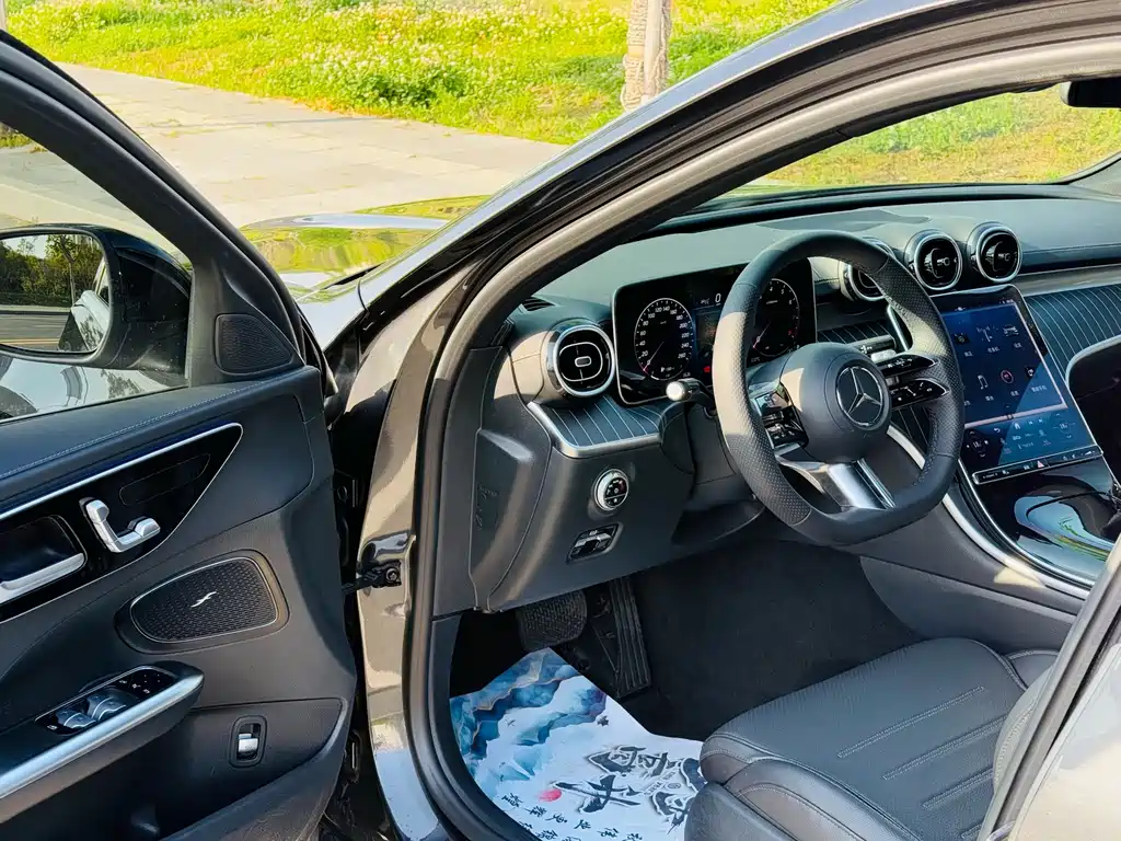Mercedes-Benz C-Class 2023 — фото 5