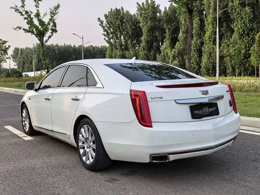Cadillac XTS 2016 — фото 22
