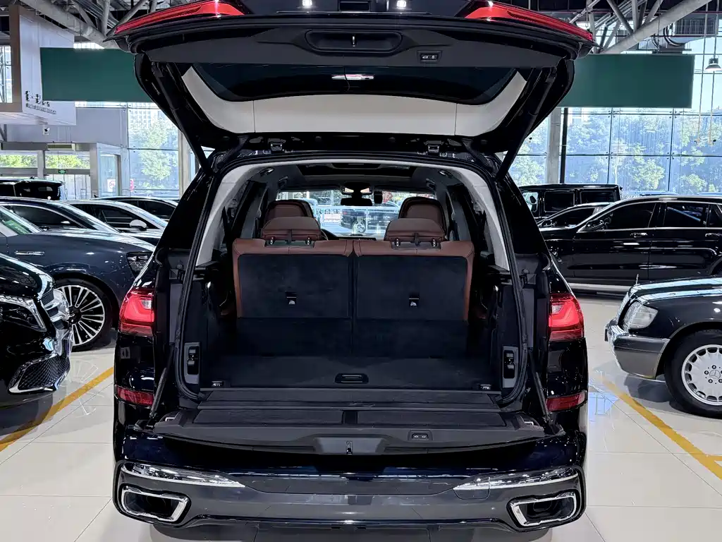 BMW X7 2023 — фото 18