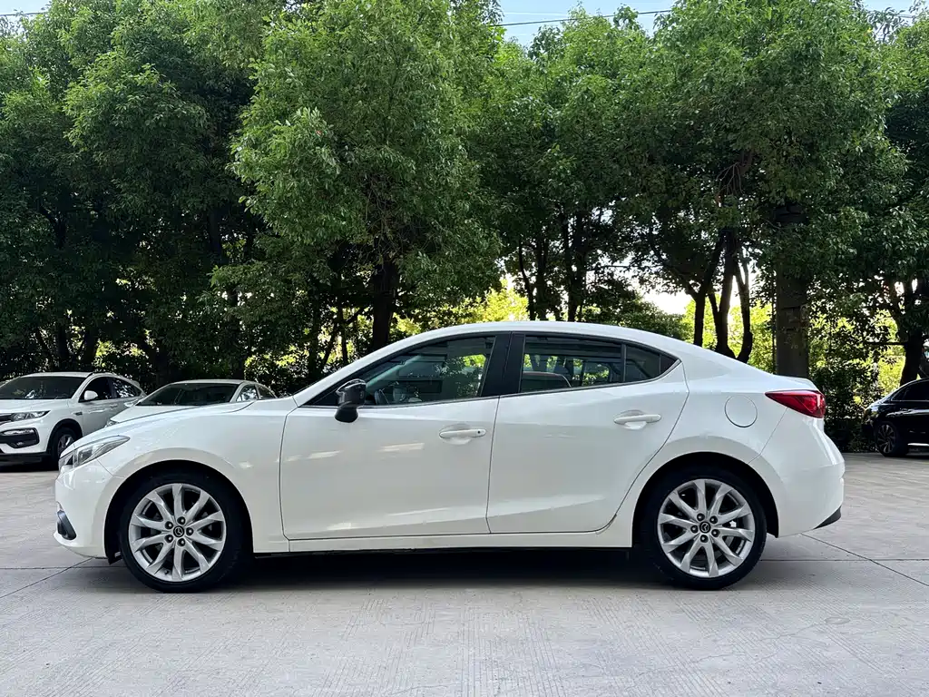 Mazda 3 Axela 2015 — фото 12