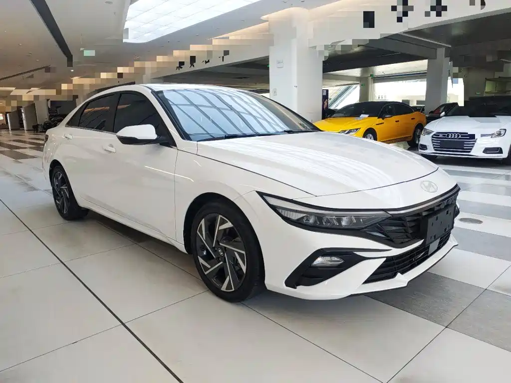 Hyundai Elantra 2024