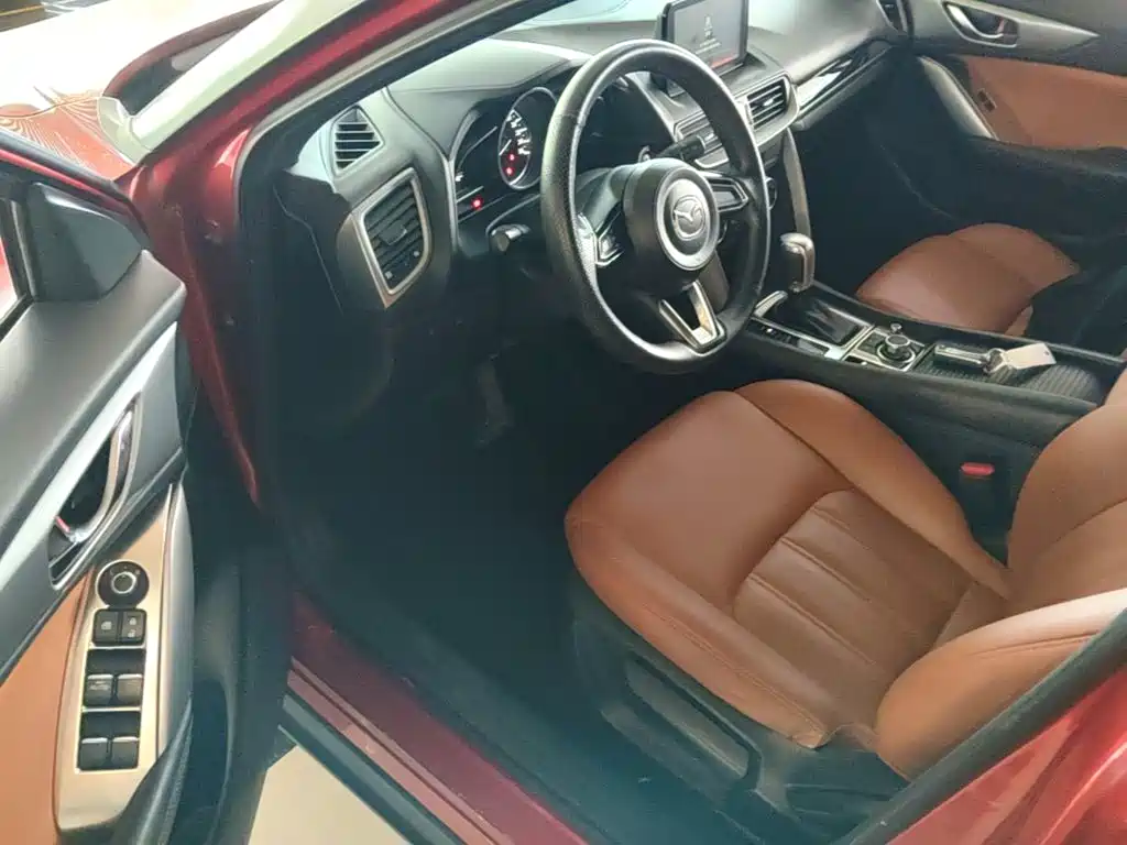 Mazda CX-4 2019 — фото 16