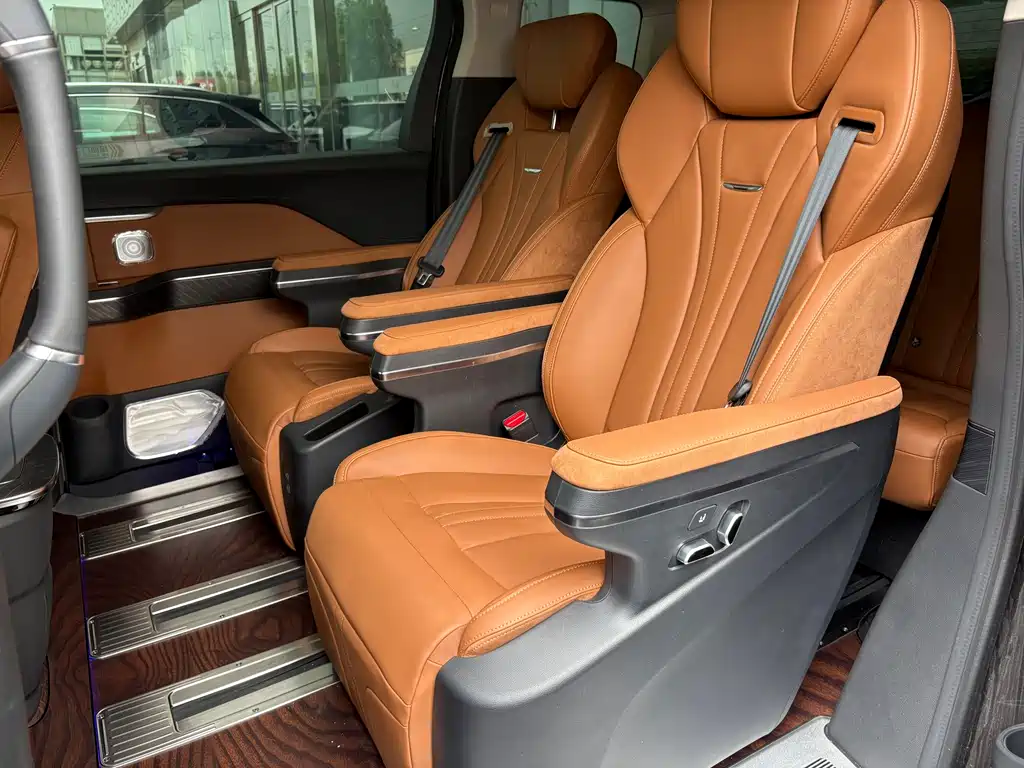 Hongqi HQ9 PHEV 2024