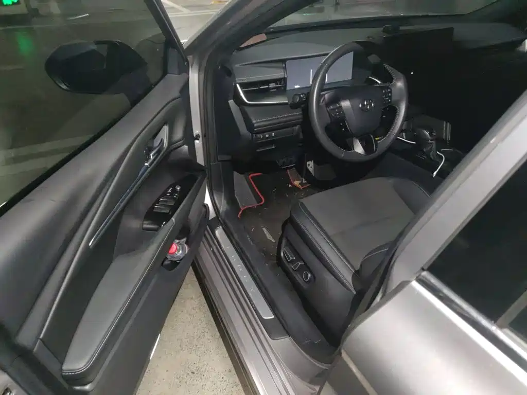 Toyota Camry 2024 — фото 17