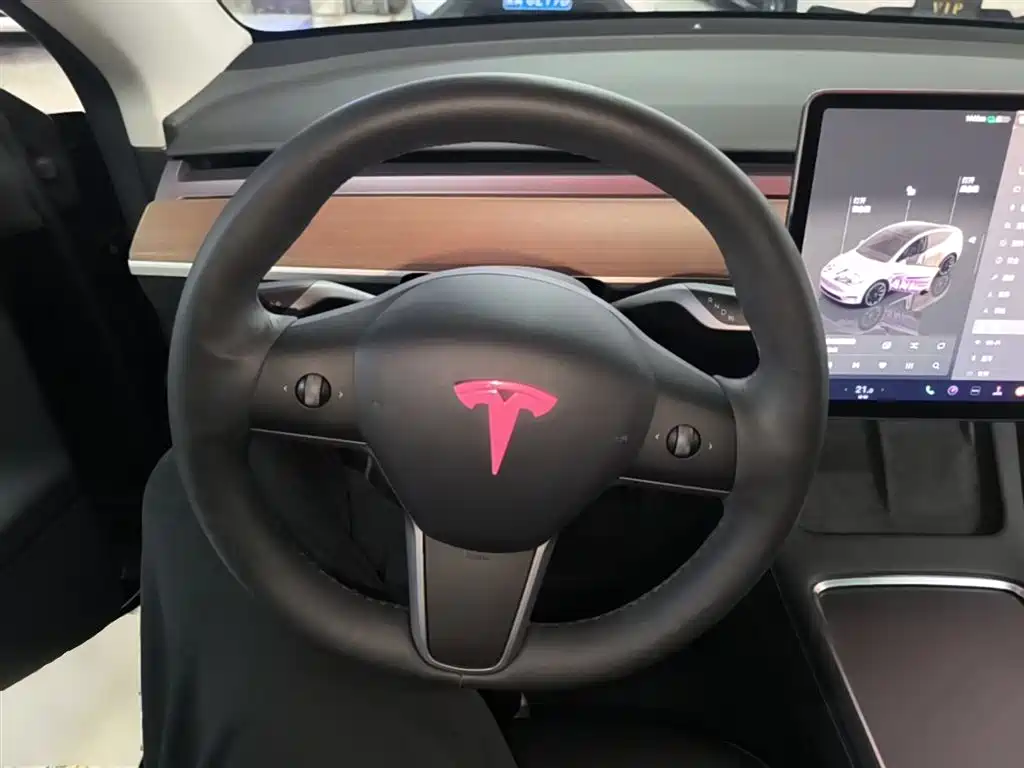 Tesla Model Y 2022 — фото 11