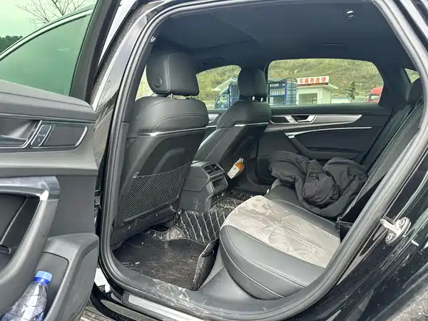 Audi A6L 2022
