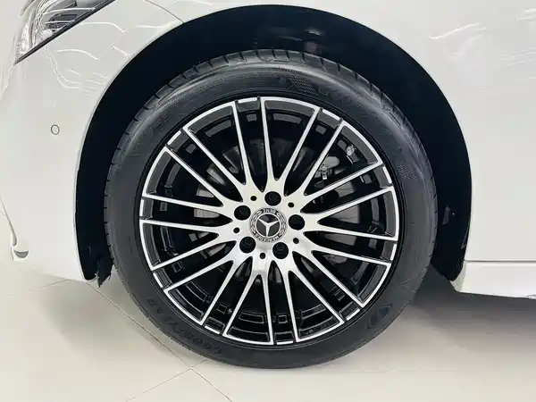 Mercedes-Benz C-Class 2024