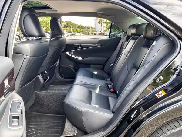 Toyota Crown 2018