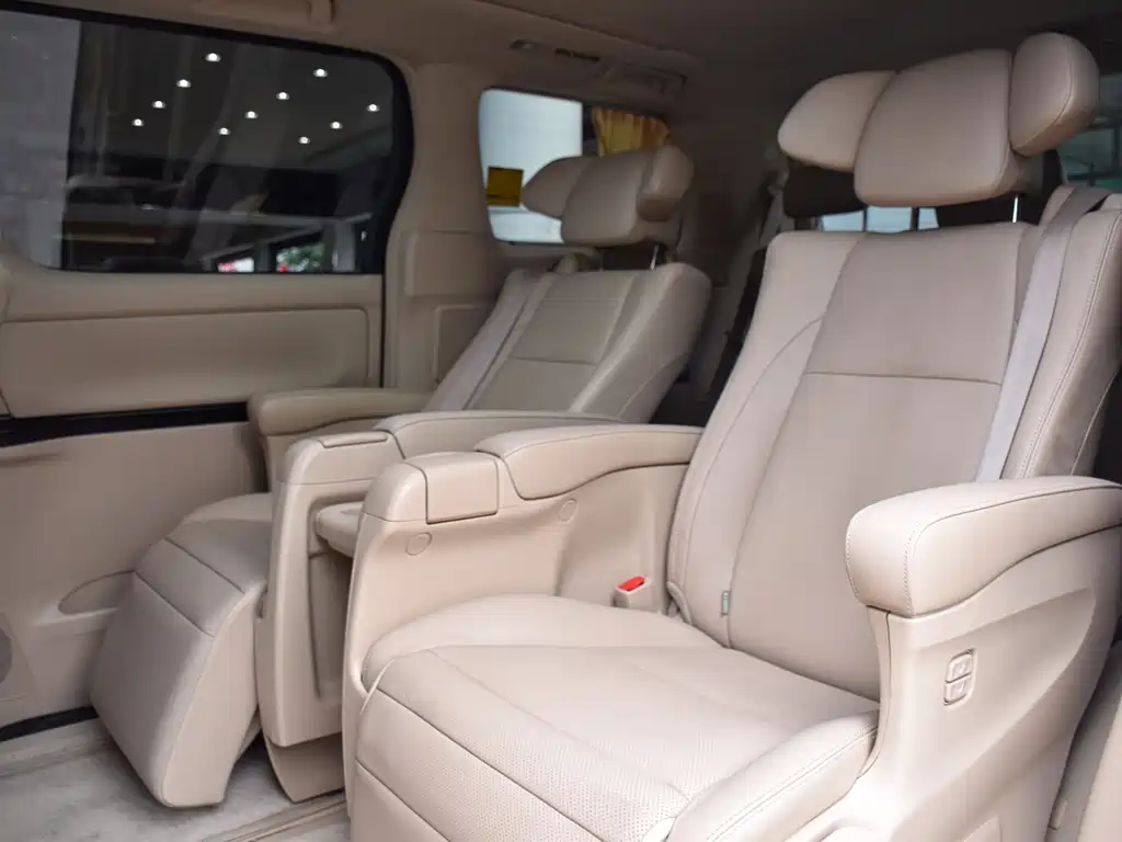 Toyota Alphard 2013