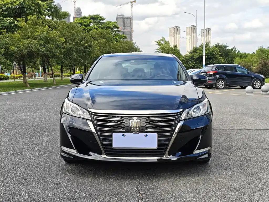 Toyota Crown 2018 — фото 2