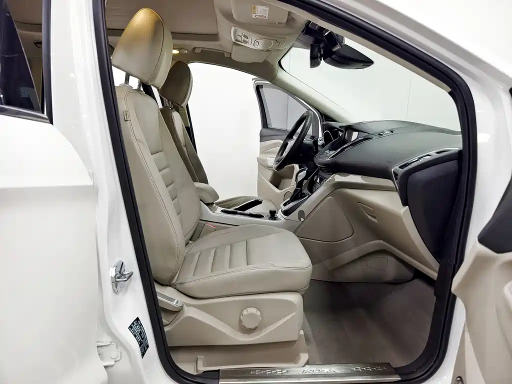 Ford Kuga 2014 — фото 14