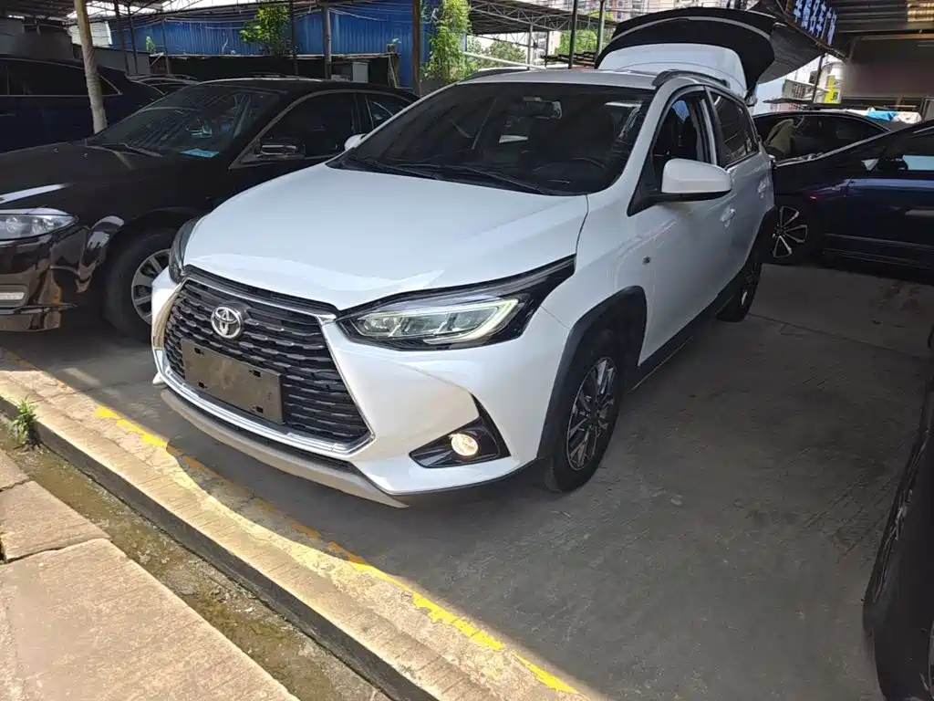 Toyota Yaris L 2023