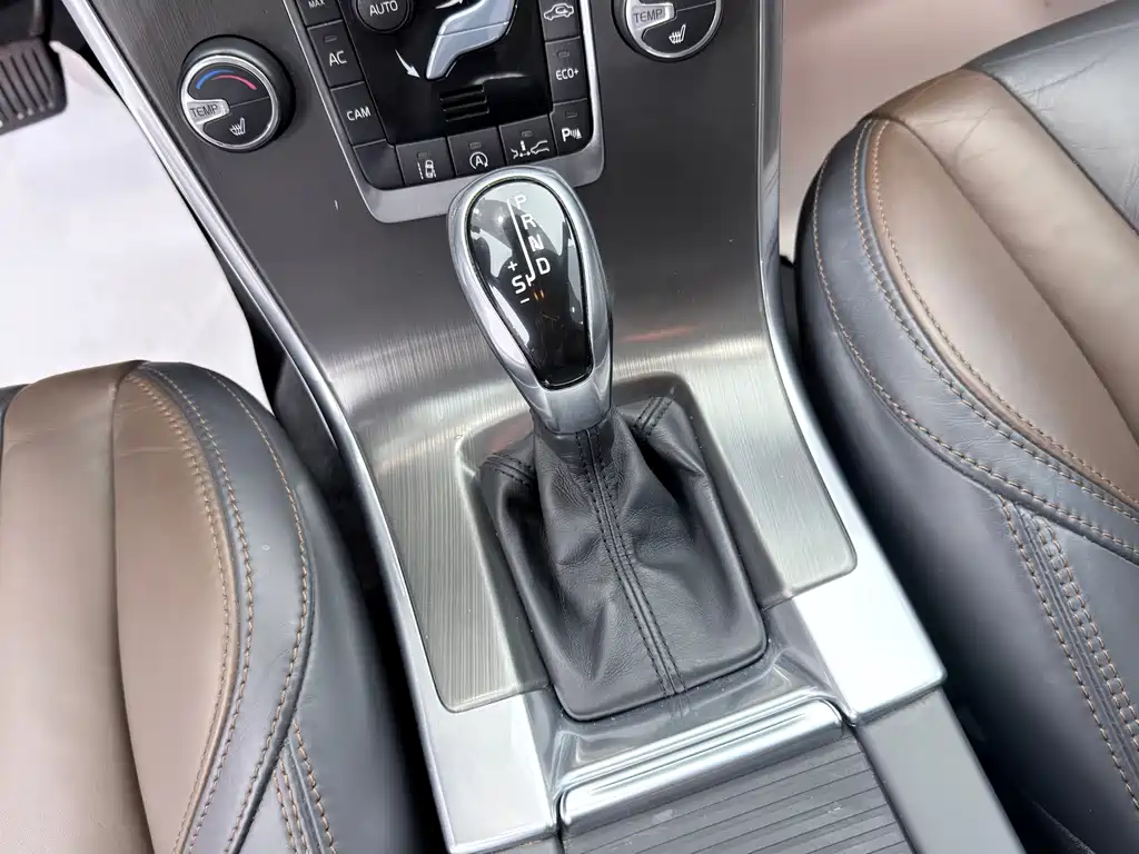 Volvo XC60 2014 — фото 17