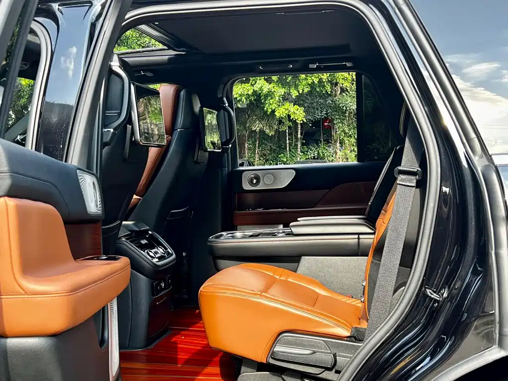 Lincoln Navigator 2020 — фото 16