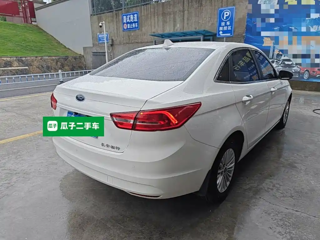 Ford Escort 2016