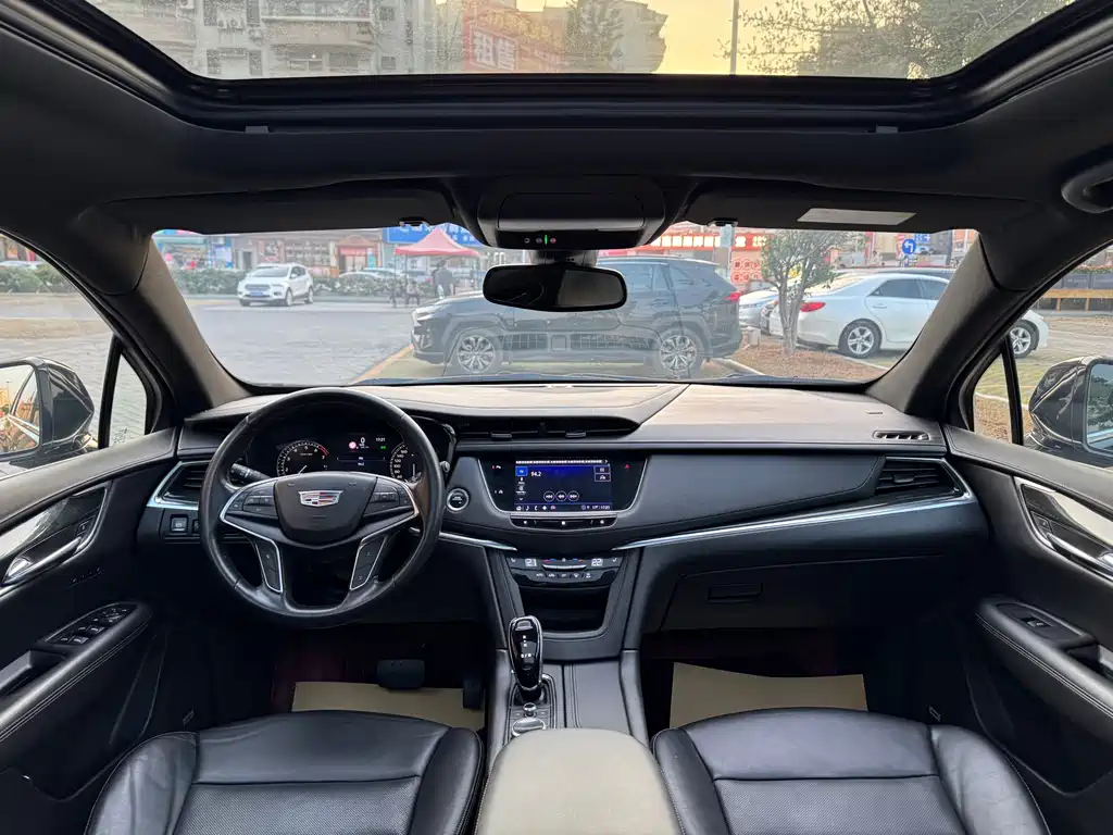 Cadillac XT5 2020 — фото 16