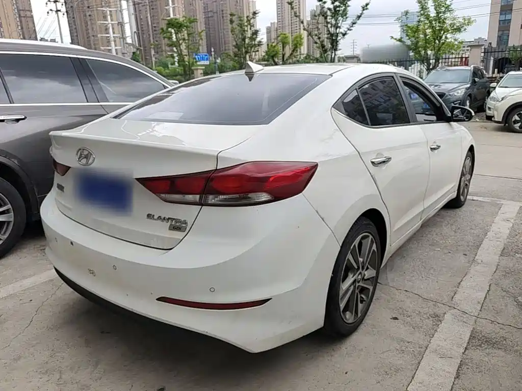 Hyundai Elantra 2018